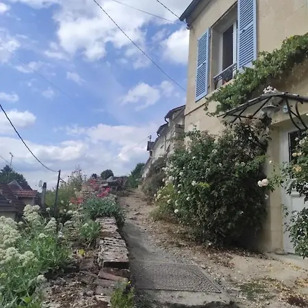 Parenthèse Entre Forêt Et Château
